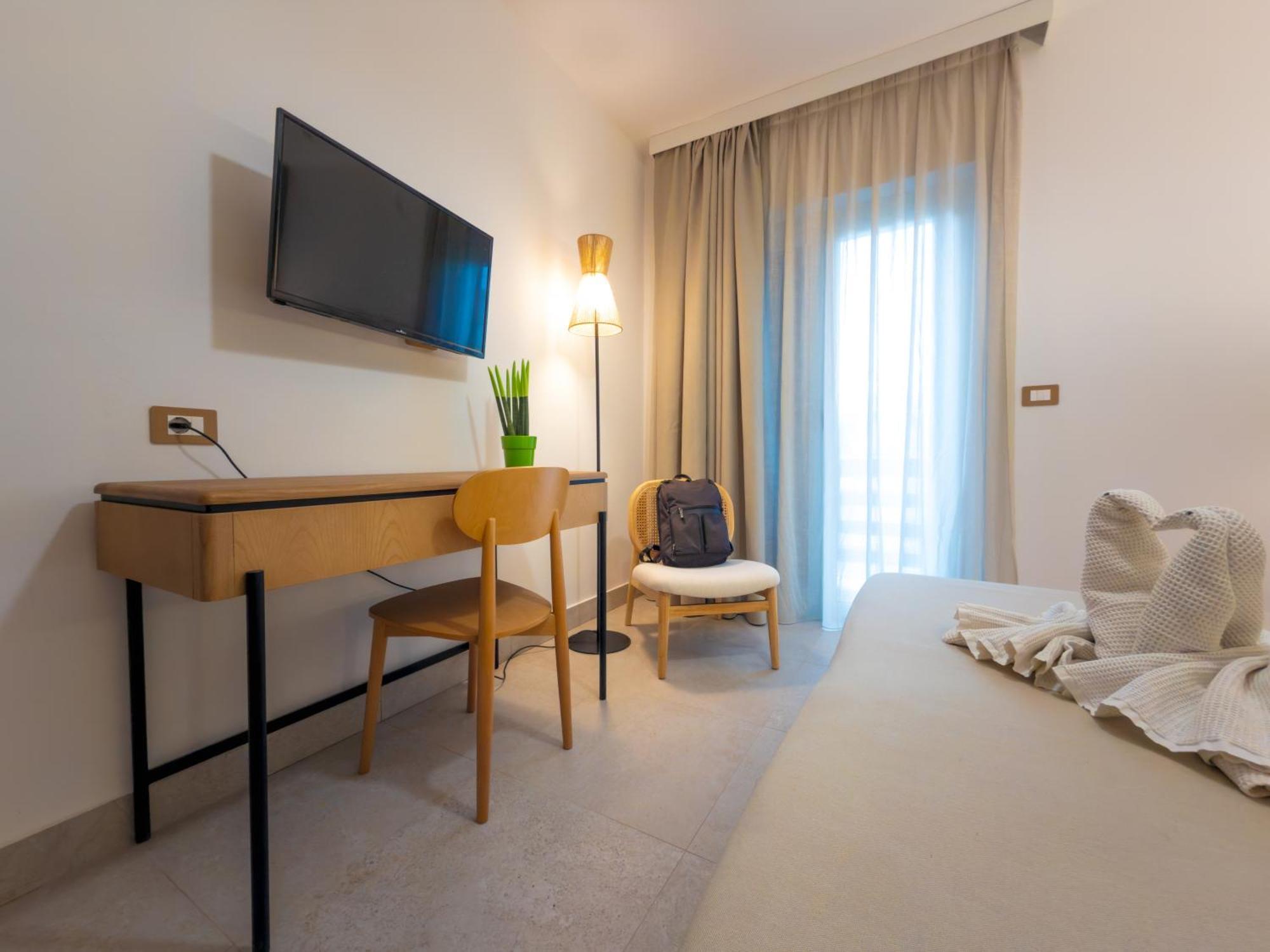 Double or Twin Room with Pool View,1742634627:JPEG